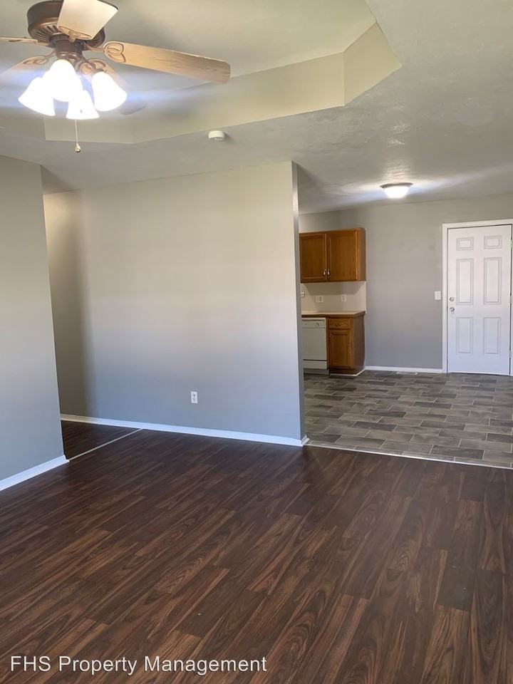 168 W. Sunset #B - Photo 3 of 8