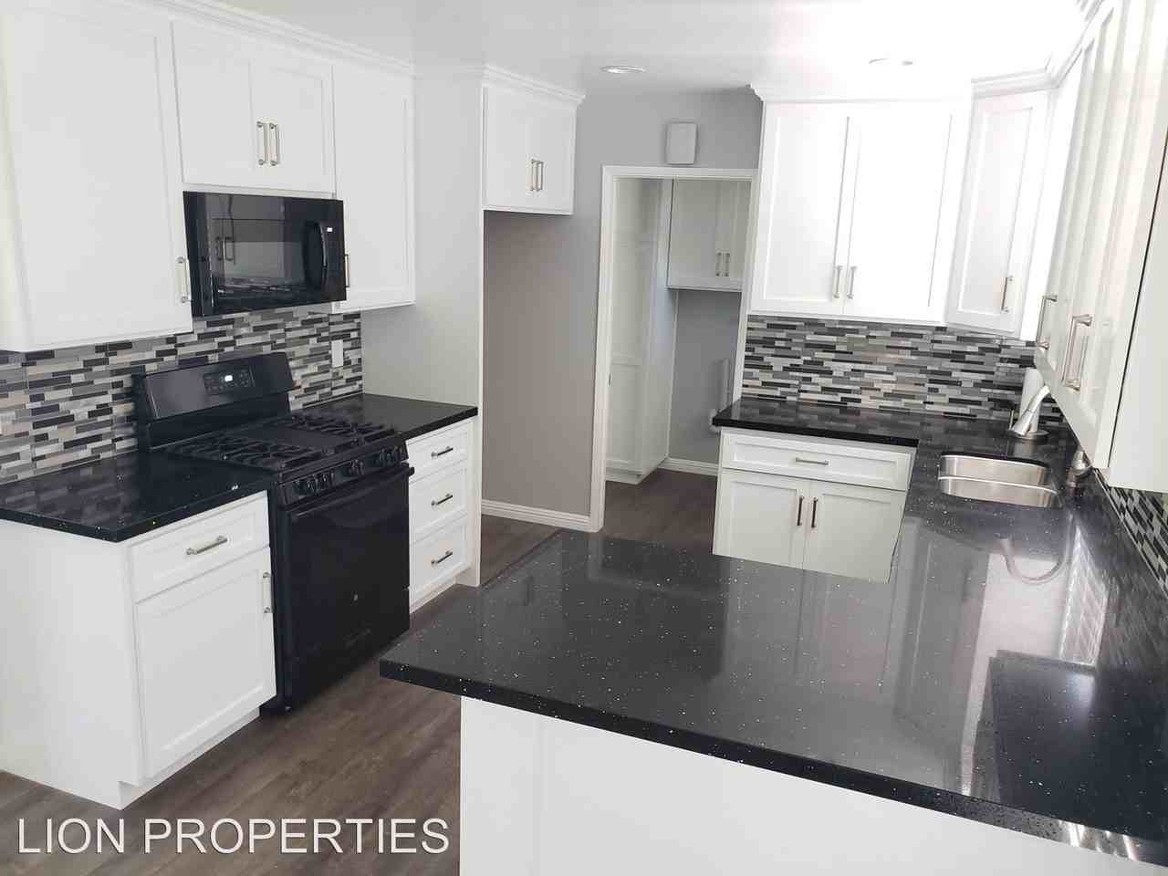 16121 Schryer Ln - Photo 3 of 21