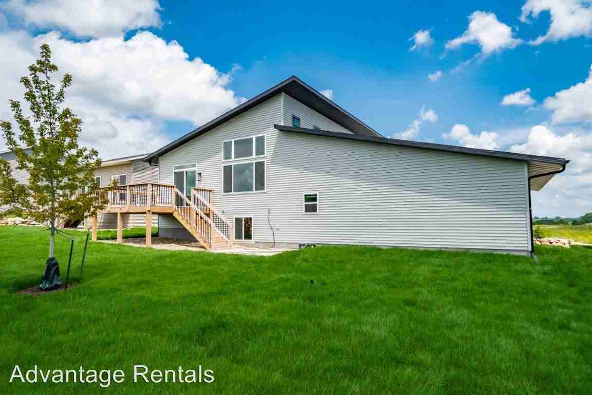1205 Ironwood Avenue - Photo 3 of 21