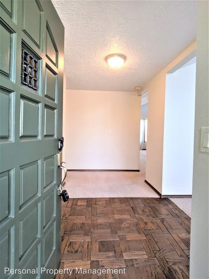 102 Ne 111th St - Photo 2 of 19
