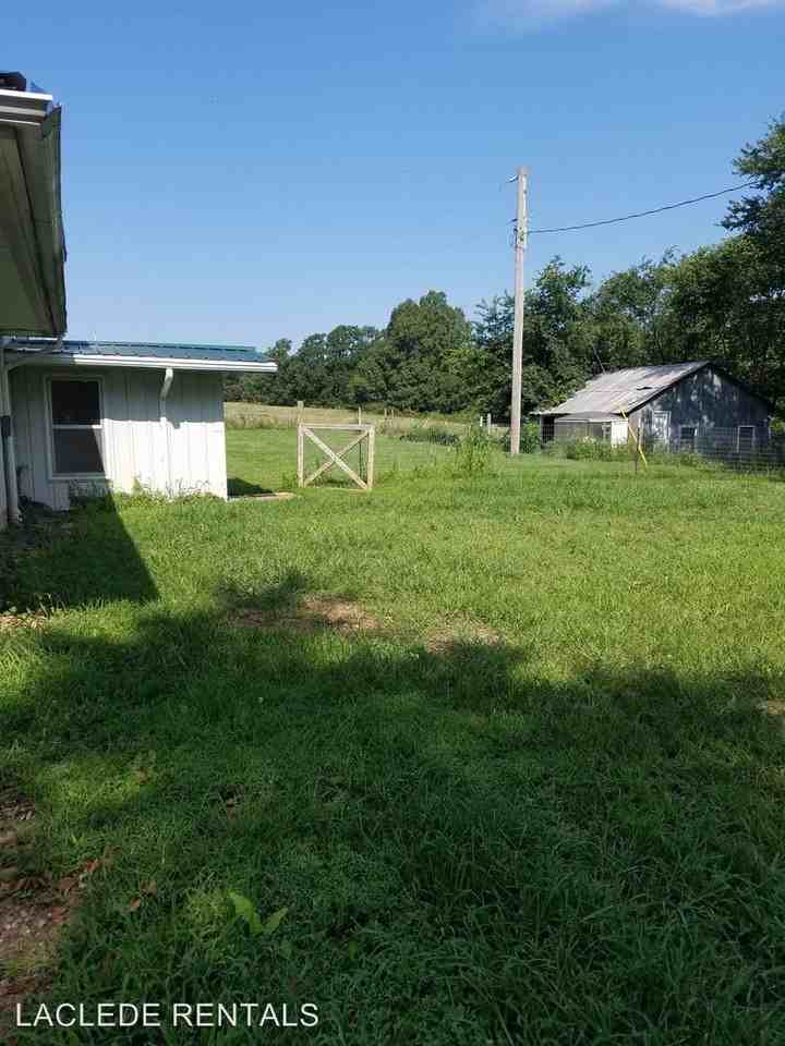 17598 Dunklin Rd - Photo 2 of 11
