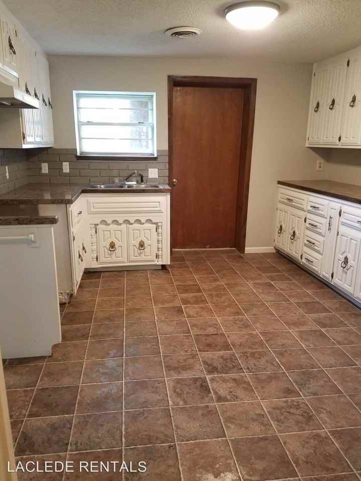 17598 Dunklin Rd - Photo 3 of 11