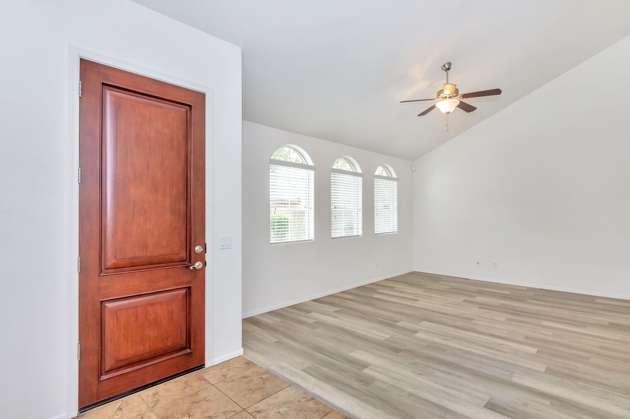 4057 E Oakland St. - Photo 2 of 25