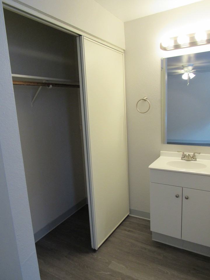 543 W 6Th St - Photo 6 of 16