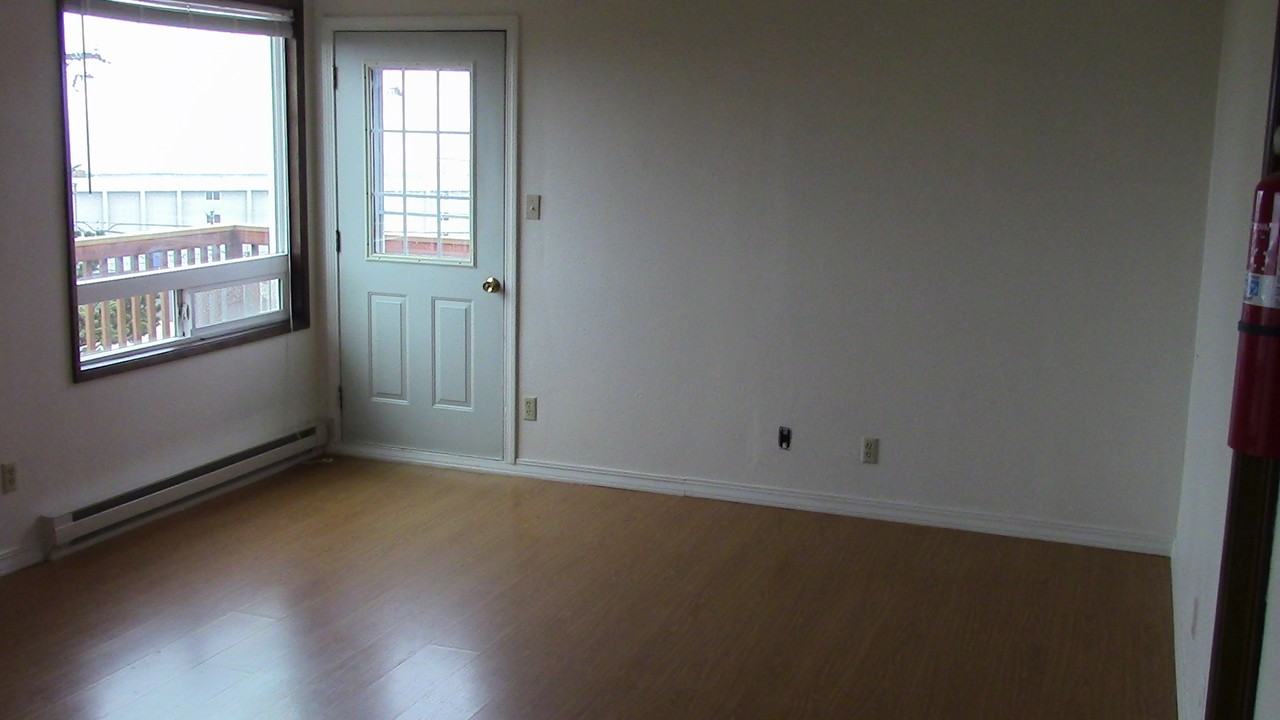 553 Sw 5th St - Photo 2 of 16