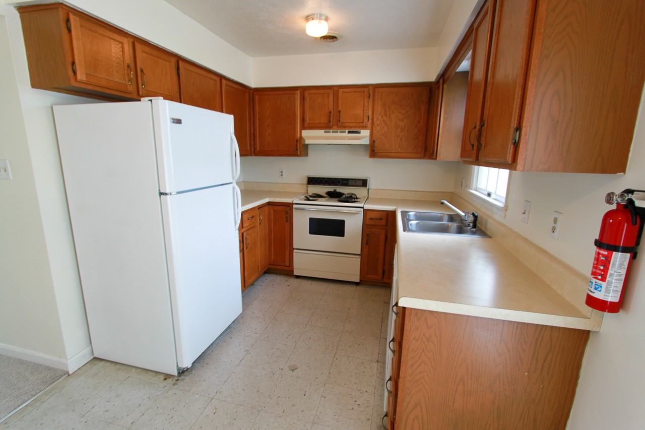 427 N Western Ave - Photo 3 of 12