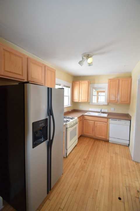 831 S Brooks St - Photo 2 of 7