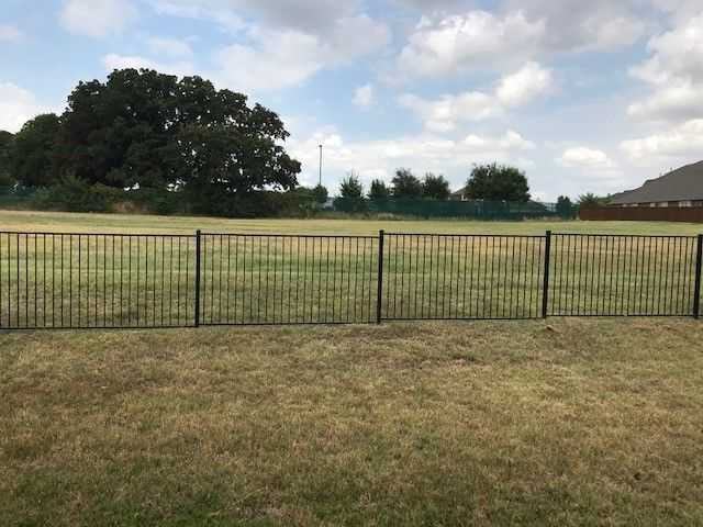 1404 Piedmont Dr - Photo 3 of 15