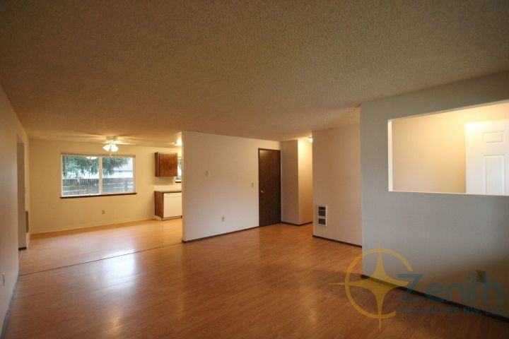 4002 Ne 133rd Ave - Photo 3 of 17