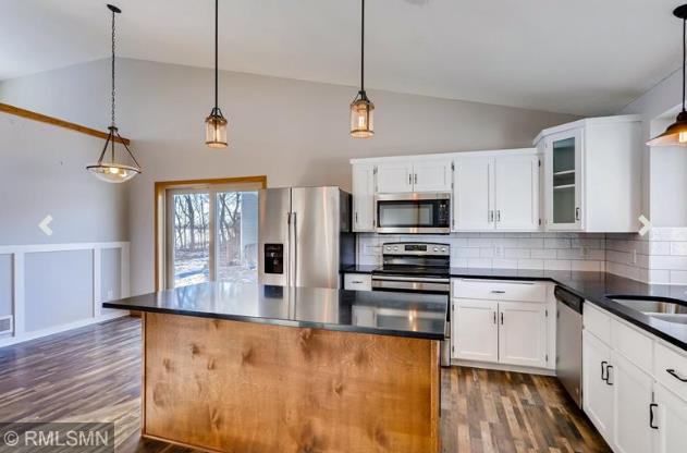 7472 Large Avenue Ne - Photo 3 of 6