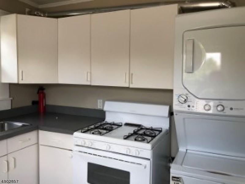 113 Claremont Ave - Photo 3 of 6