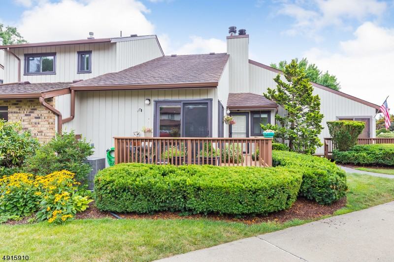 250 Ridgedale Ave W- Unit 1