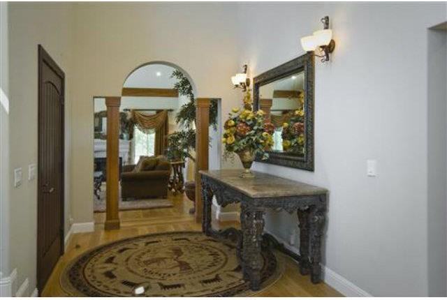 3039 Hillside Dr - Photo 2 of 15