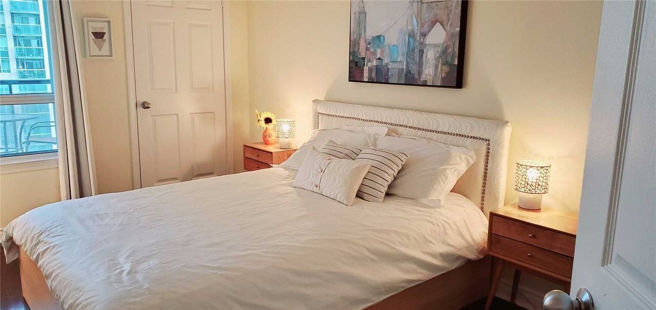 28 Harrison Garden Boulevard #2209 - Photo 3 of 7