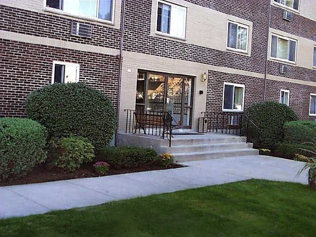 J.E. Furnished Apartments of Quincy - Photo 3 of 4