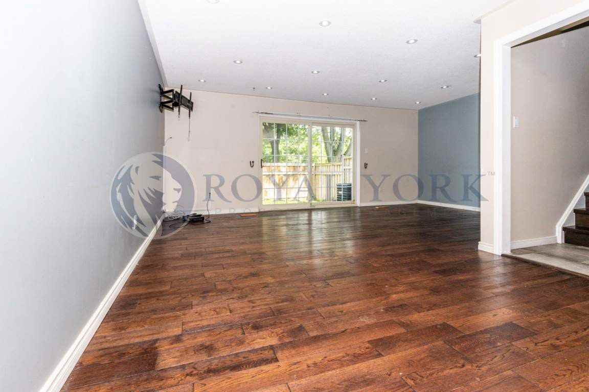 4 BED | 3 BATH TOWNHOUSE FOR RENT @ SCARBOROUGH | WARDEN AVENUE - Photo 3 of 20