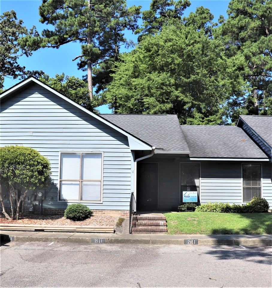 2111 Wexford Oaks Court Fayetteville NC 28303 2 Bedroom Apartment