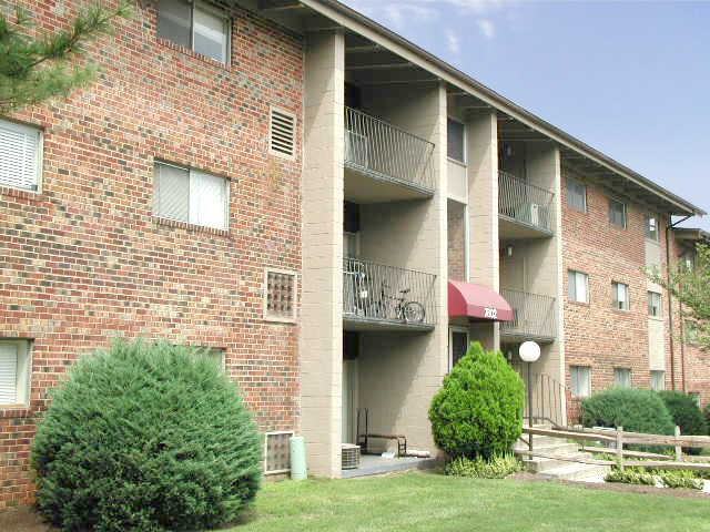 Fountain Club Apartments - Photo 2 of 18