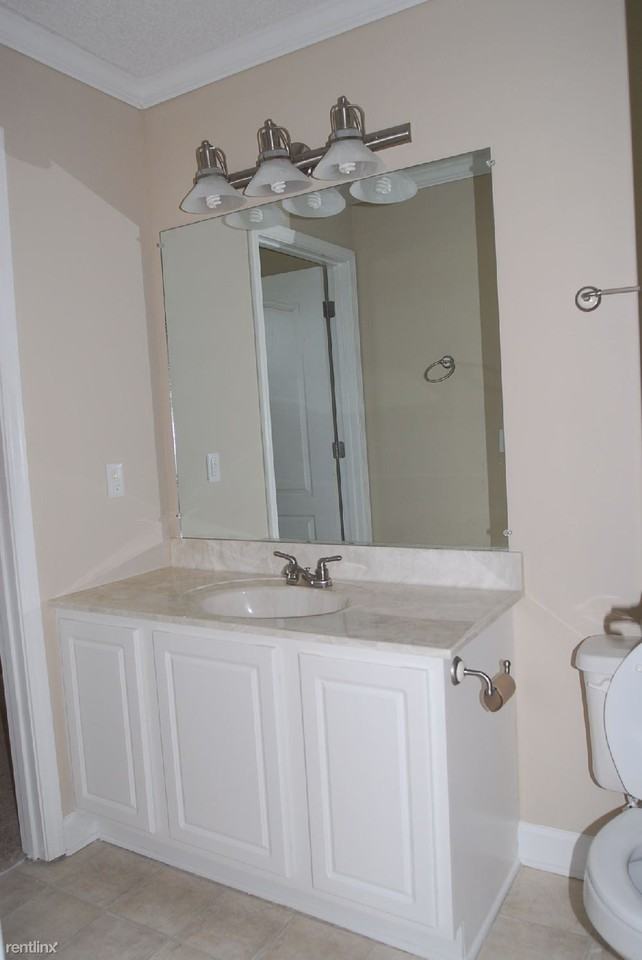 19633 Brighton Dr - Photo 3 of 5