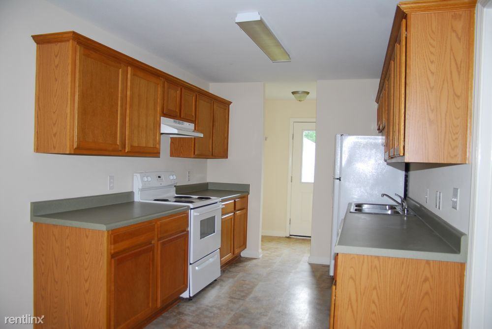 5498 Quail Creek Cir - Photo 3 of 8