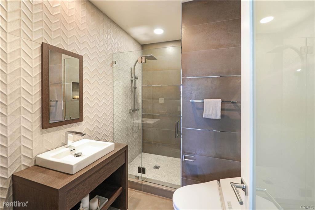 346 Y Pl - Photo 2 of 10