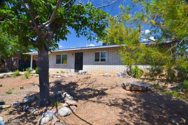 15934 N Anchor Ave - Photo 3 of 7