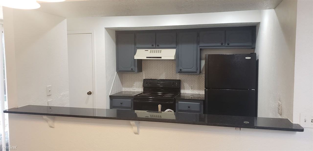 5902 Fox Run Way - Photo 3 of 15