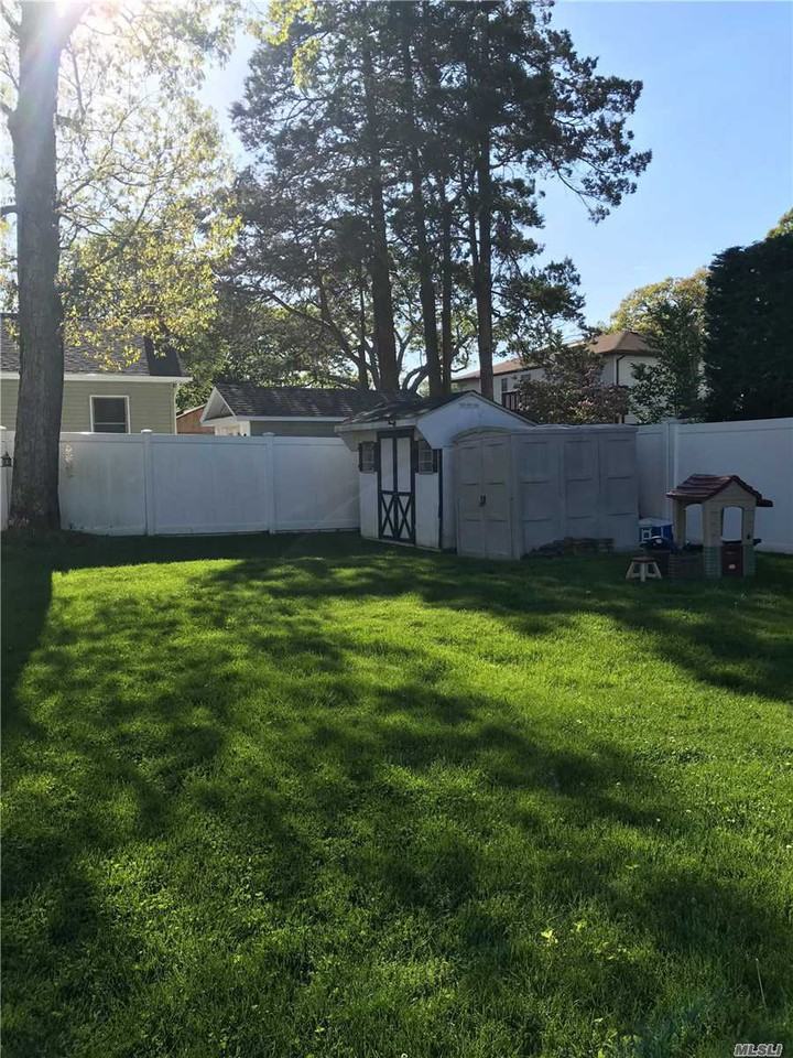 115 Moore Ave - Photo 2 of 10