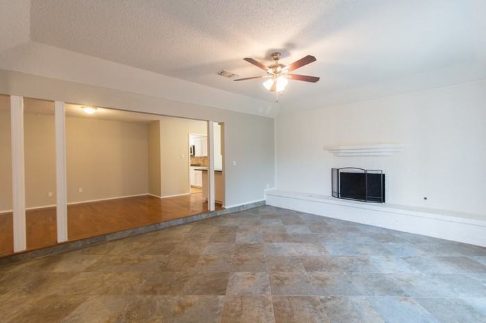 2109 Oakmeadow Street - Photo 3 of 10