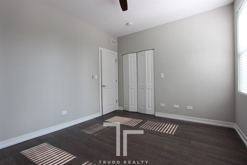 1554 West Hollywood Avenue #124 - Photo 2 of 10
