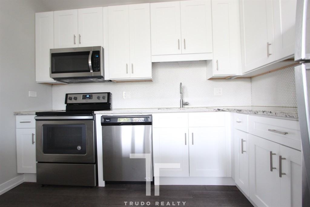 1554 West Hollywood Avenue #124 - Photo 3 of 10