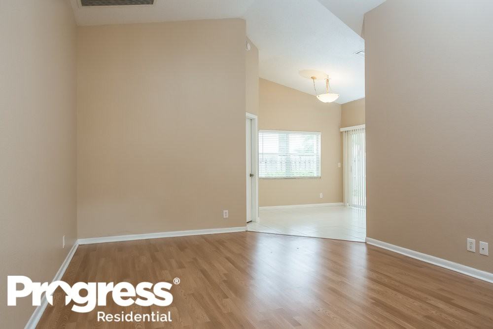 10737 Oak Lake Way - Photo 2 of 17