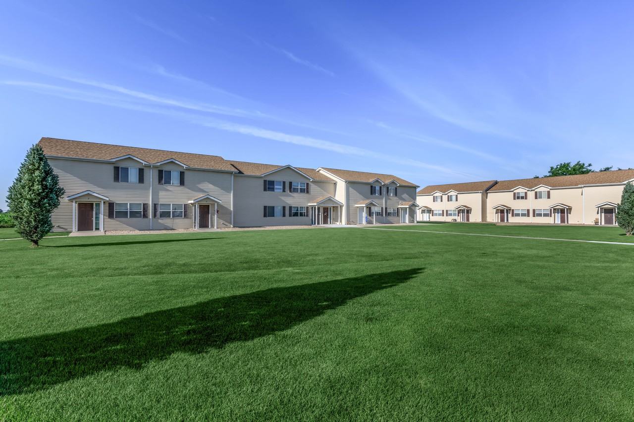 1402 Cedar St - Photo 3 of 18