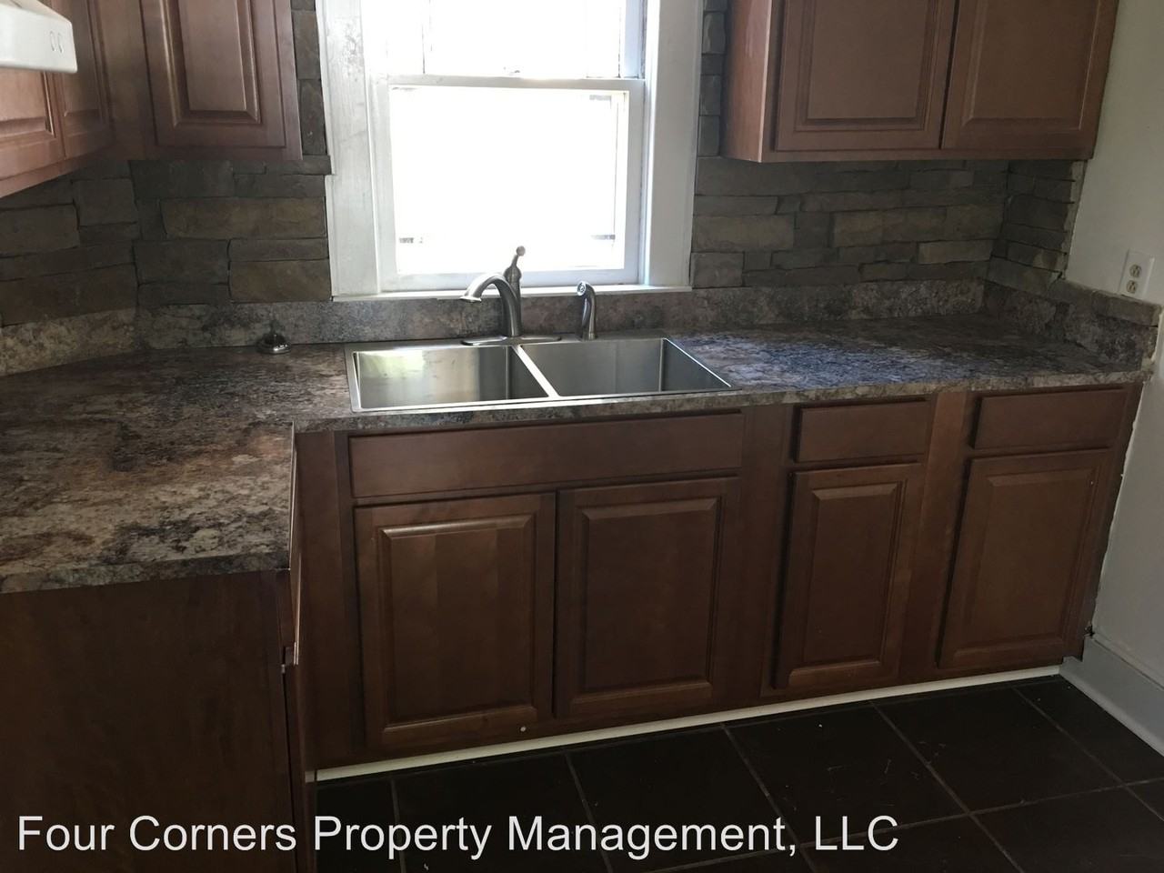 221 North Jackson Avenue - Photo 3 of 5