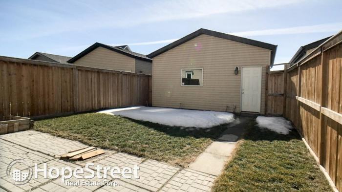 21 Skyview Ranch Manor Ne - Photo 3 of 12