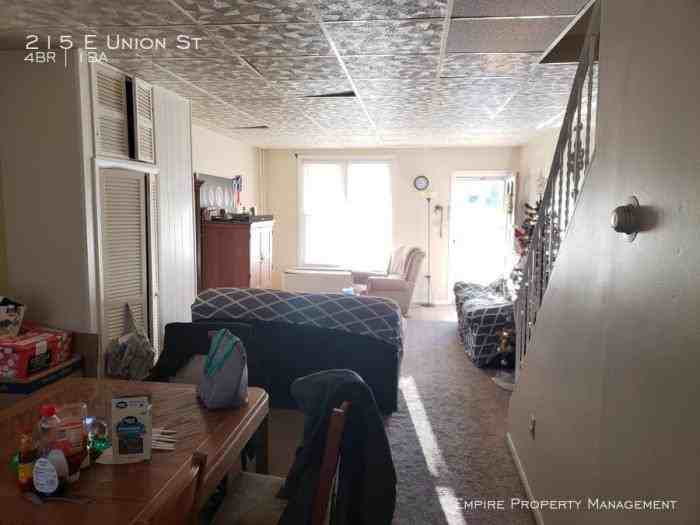 215 E Union St - Photo 3 of 10