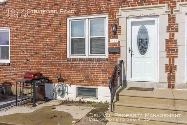 1077 Stratford Road - Photo 2 of 18