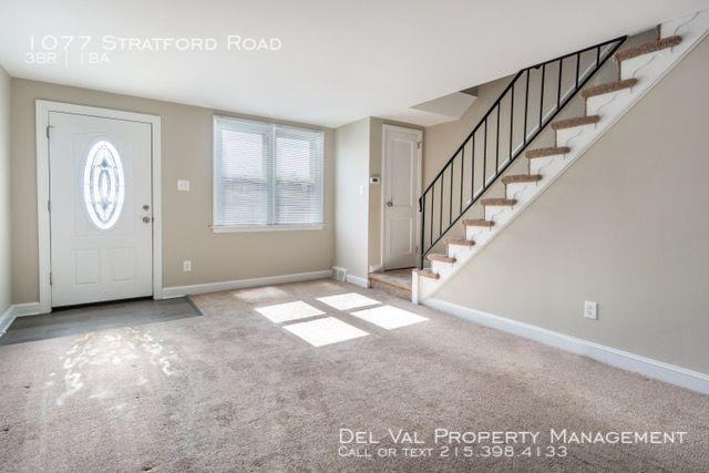 1077 Stratford Road - Photo 3 of 18