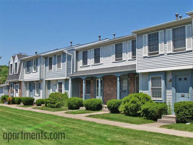 Newport Highlands - Photo 3 of 10