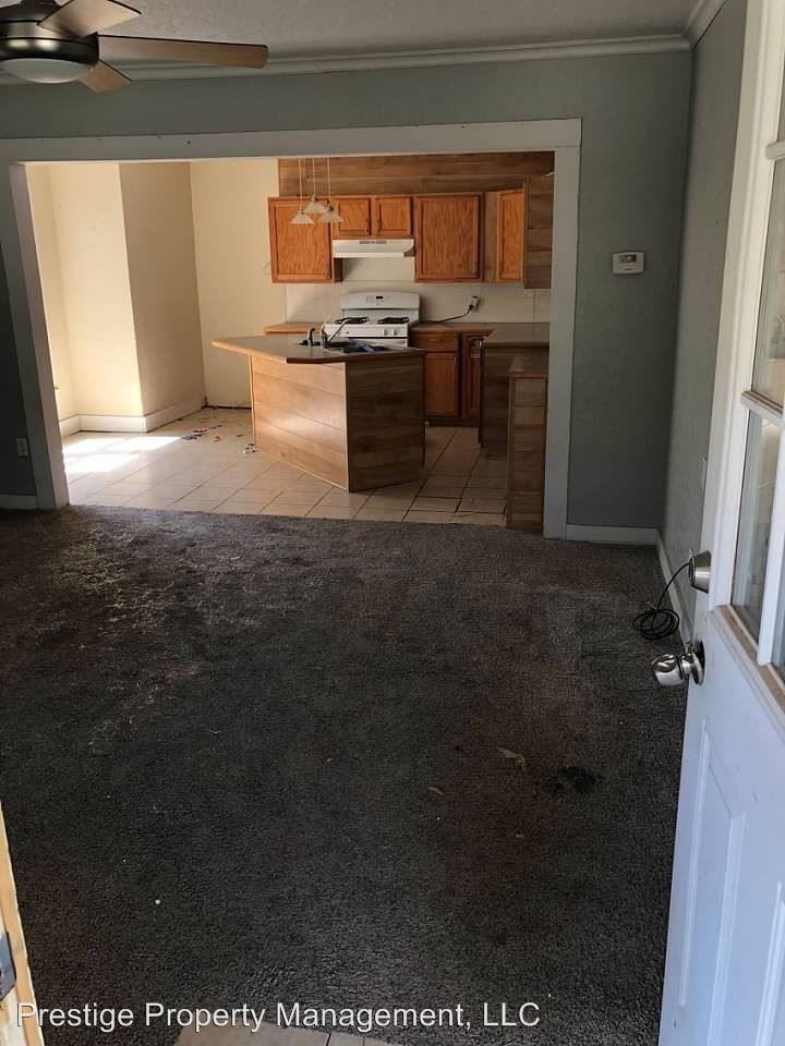 509 W Harper - Photo 2 of 7