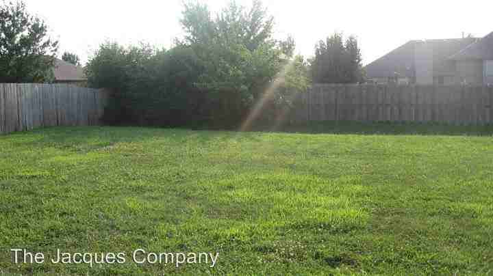 3495 S Leawood Ave - Photo 2 of 13