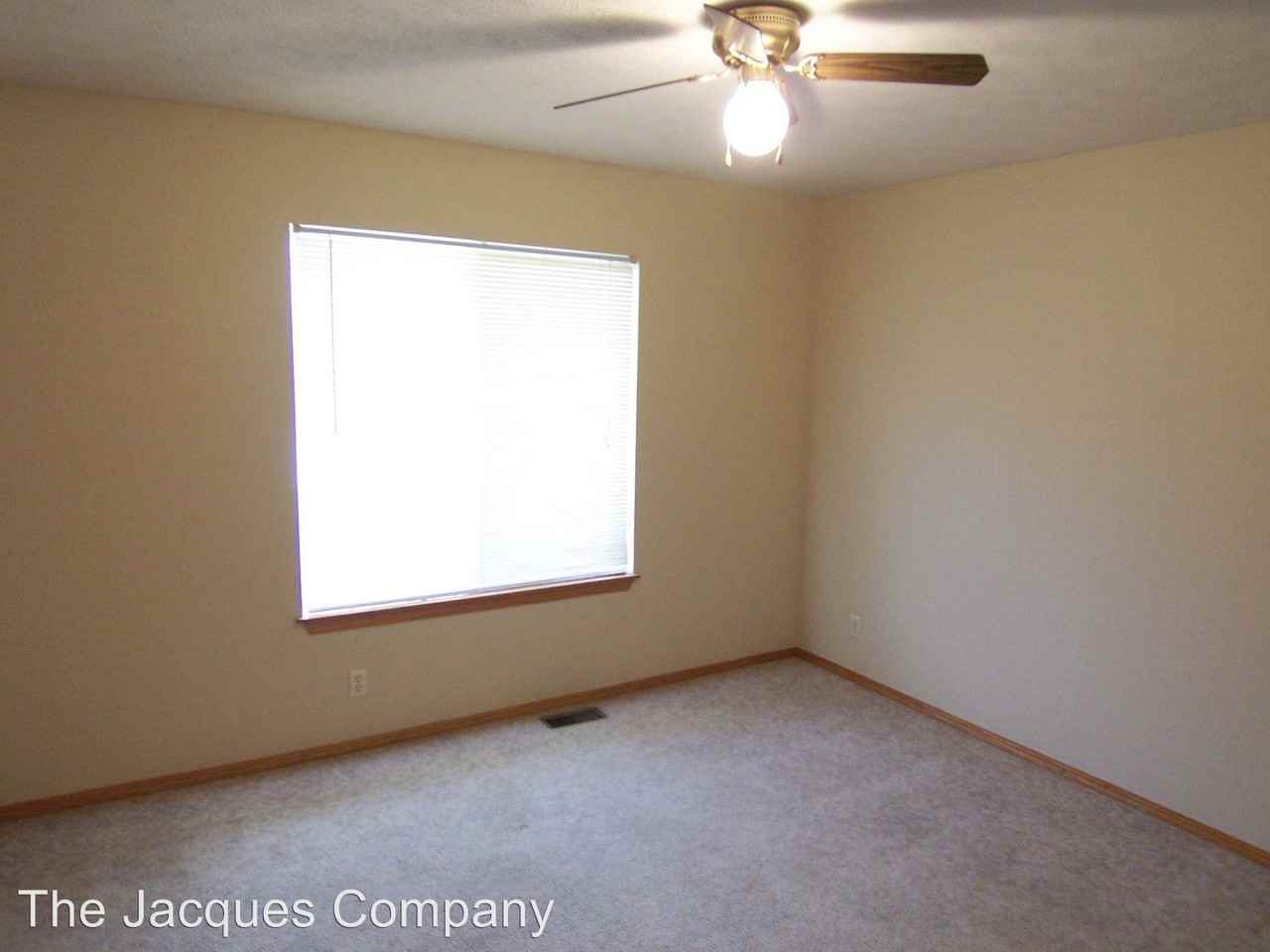 3495 S Leawood Ave - Photo 3 of 13