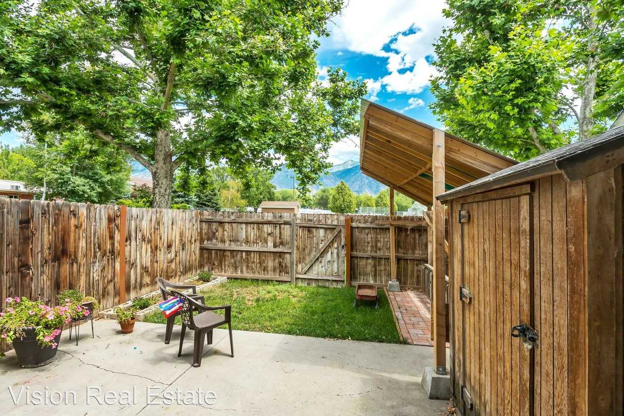 562 N 2310 W - Photo 3 of 18