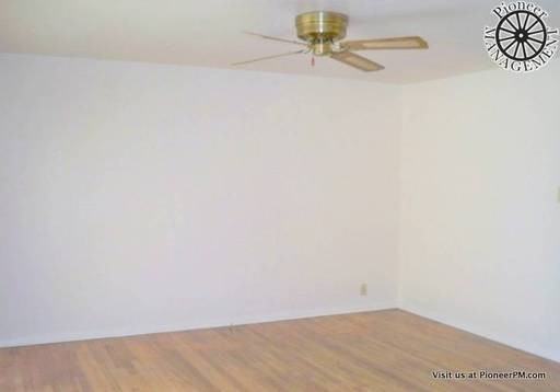 838 NE Thomas St - Photo 3 of 22