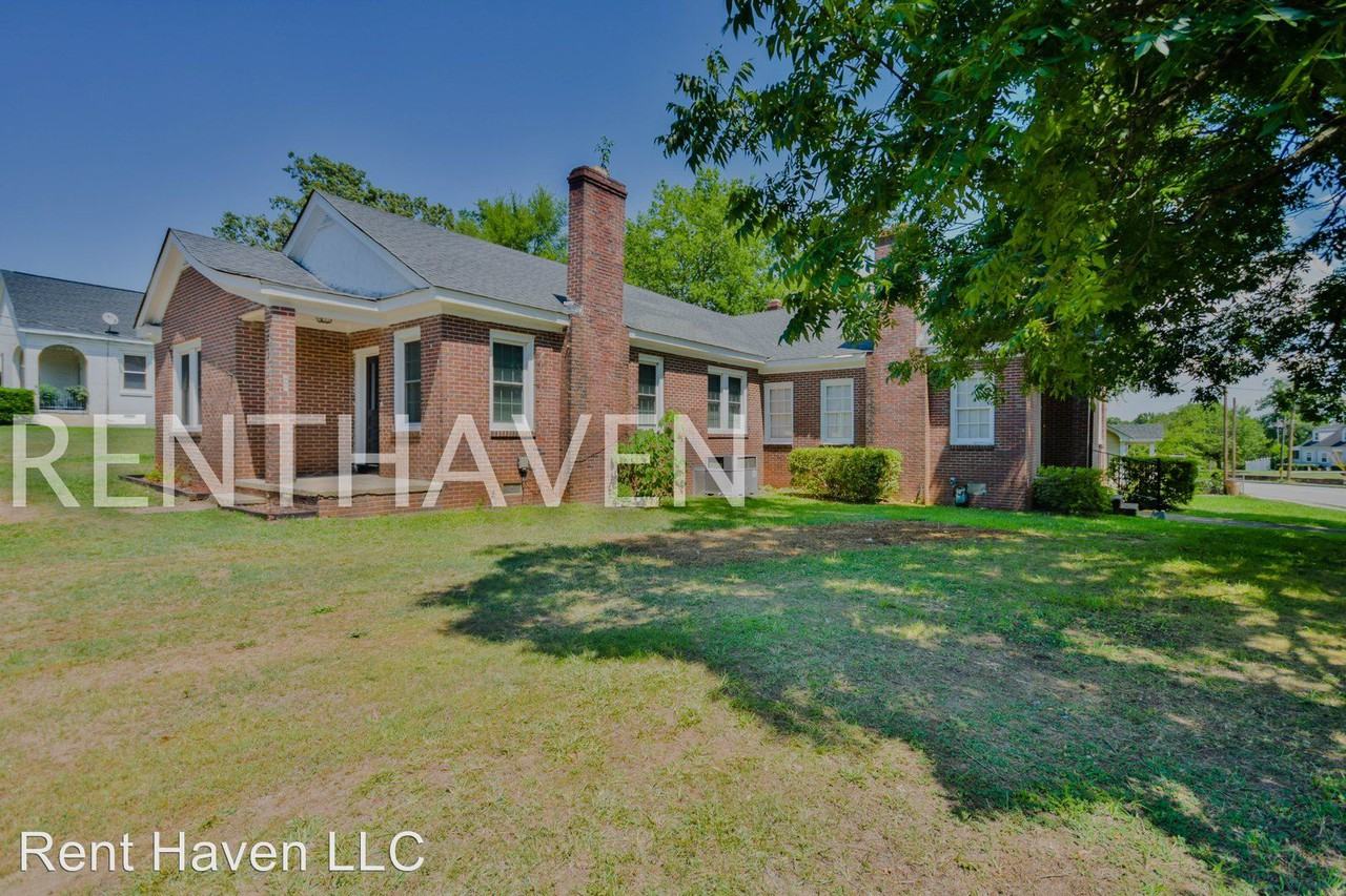 839 Church St - Photo 3 of 31