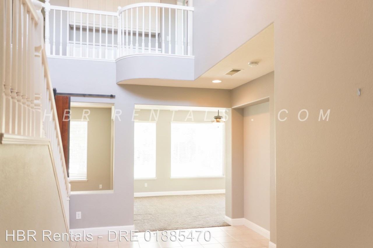 4276 Oakridge Drive - Photo 2 of 47