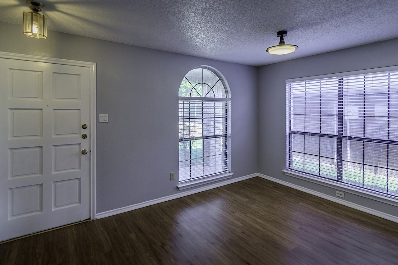 6812 Moccasin Dr - Photo 3 of 8