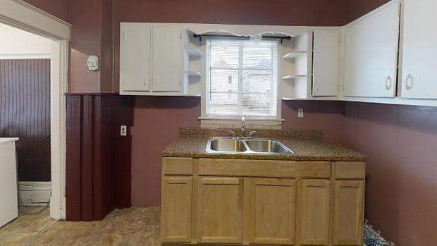 1916 18th - Photo 2 of 12