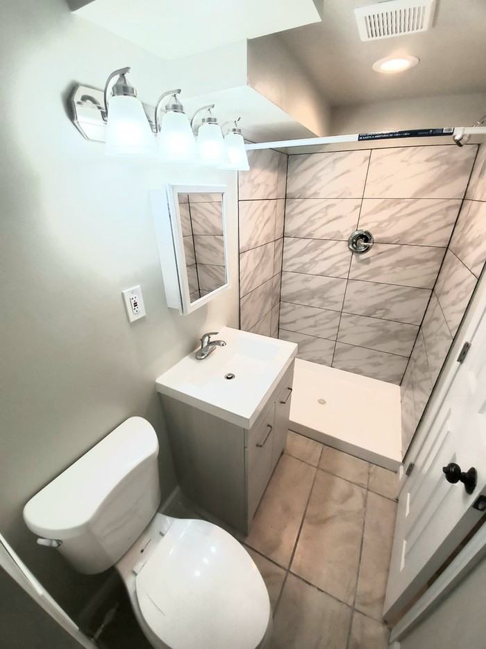 6534 Riverview Avenue - Photo 3 of 10