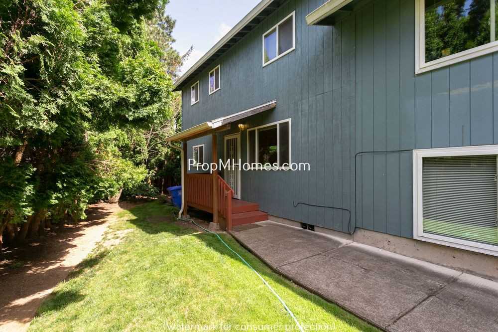 13317 Ne Eugene Street Apartment - Photo 2 of 20